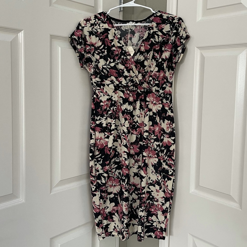 Pinkblush Vneck Fitted Floral Maternity Dress, size medium